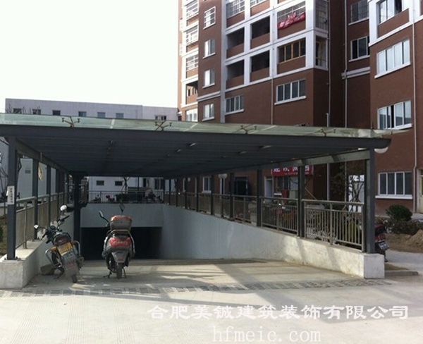 寿县城投钢结构地下车库玻璃雨棚